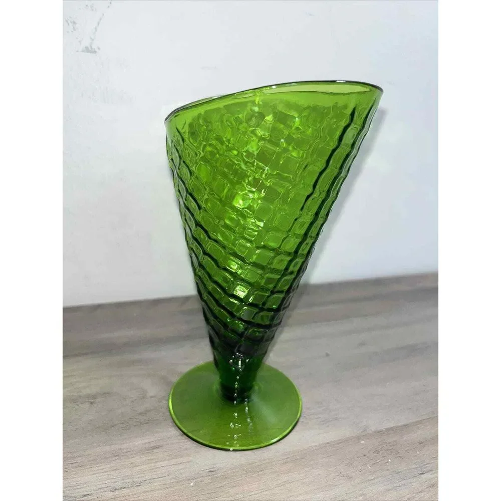 Ice Cream Dessert Dish Vintage Waffle Cone Pattern Green Glass 6.5 Inch